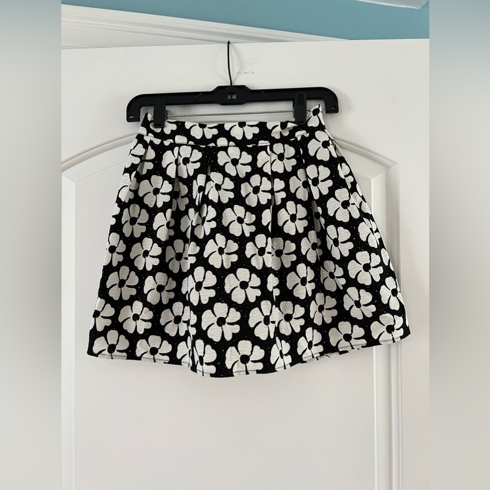 Black and white floral skirt fits 25-26” waist